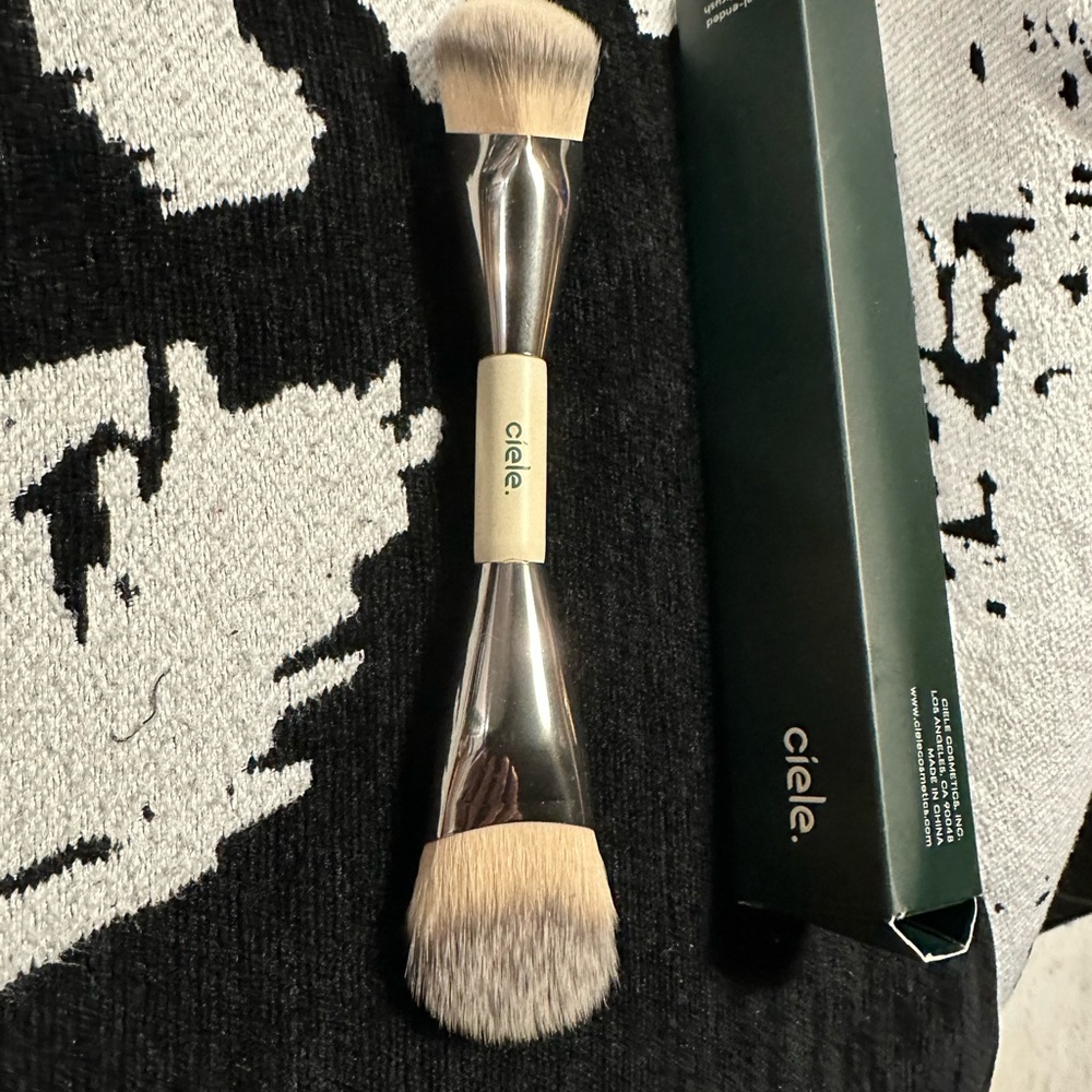 Ciele dual ended blush brush
